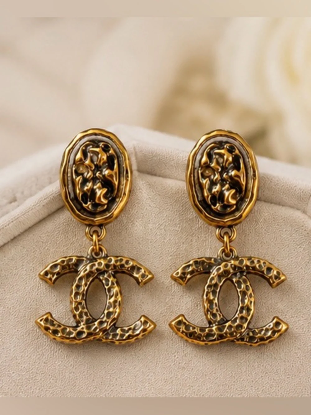 Vintage Gold-Tone Textured Drop Earrings – Elegant Statement Dangle Earrings